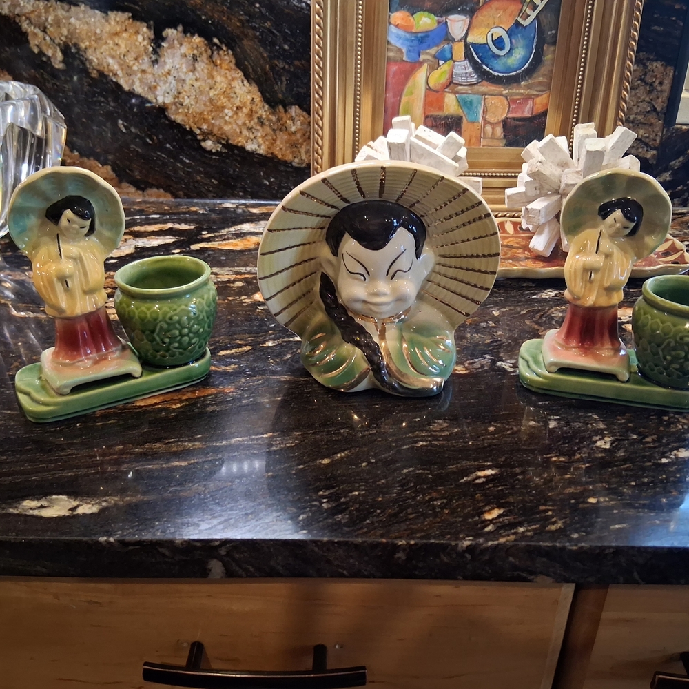 SET OF 3 RARE VINTAGE  SHAWNEE POTTERY FROM THE 40S